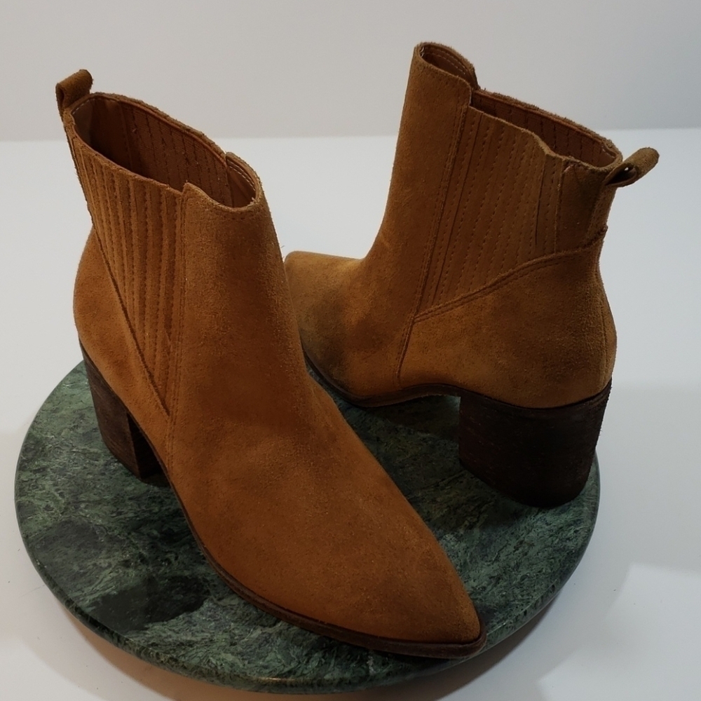 KAANAS~Size 6M~Camel Nosiola Pointy Elastic Bootie